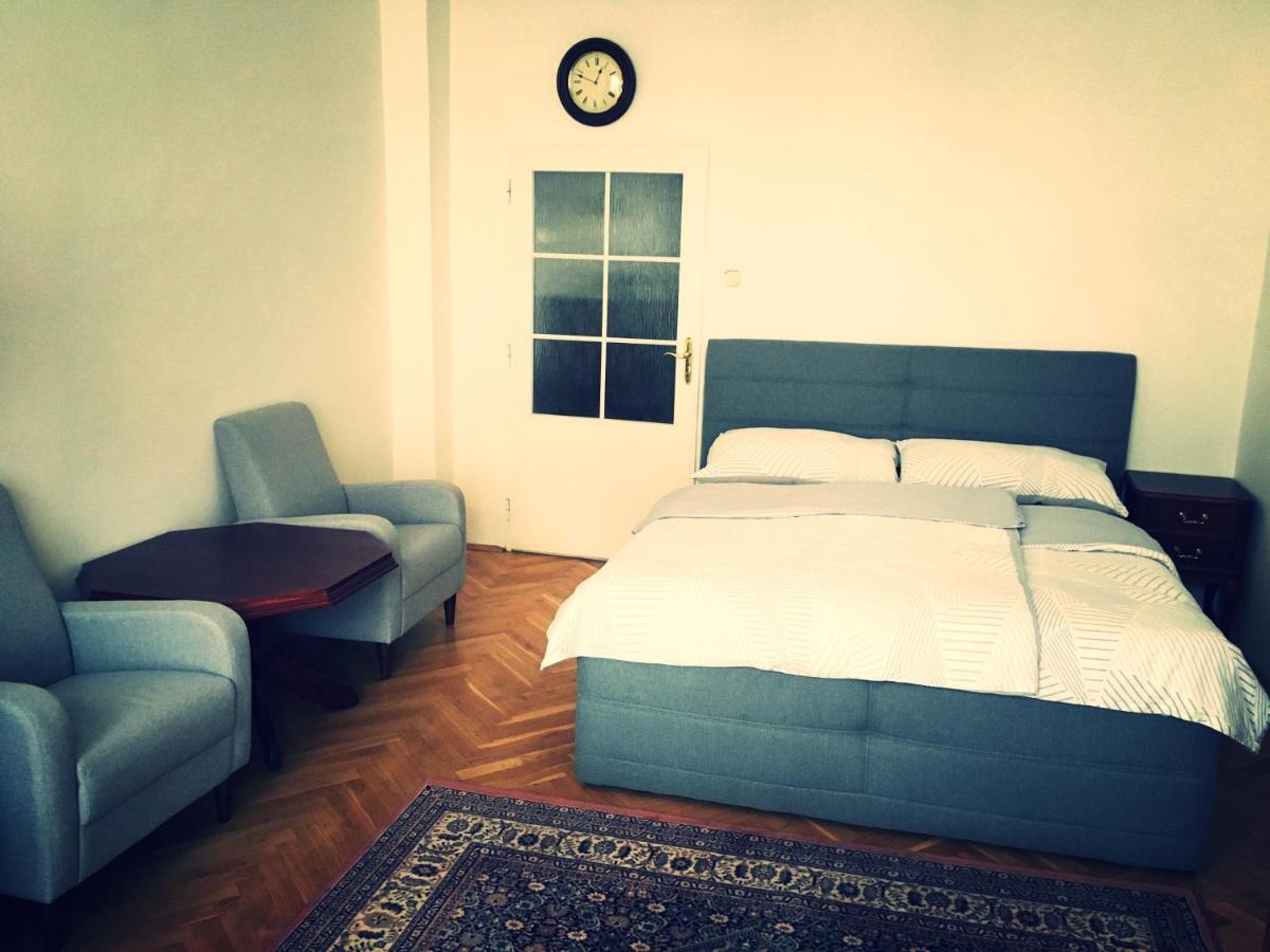 Apartment Anna Vysehrad Praha Bagian luar foto